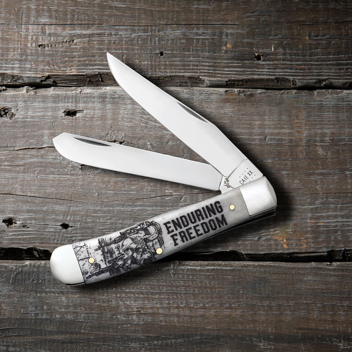 War Series Enduring Freedom Embellishment Smooth Natural Bone Trapper