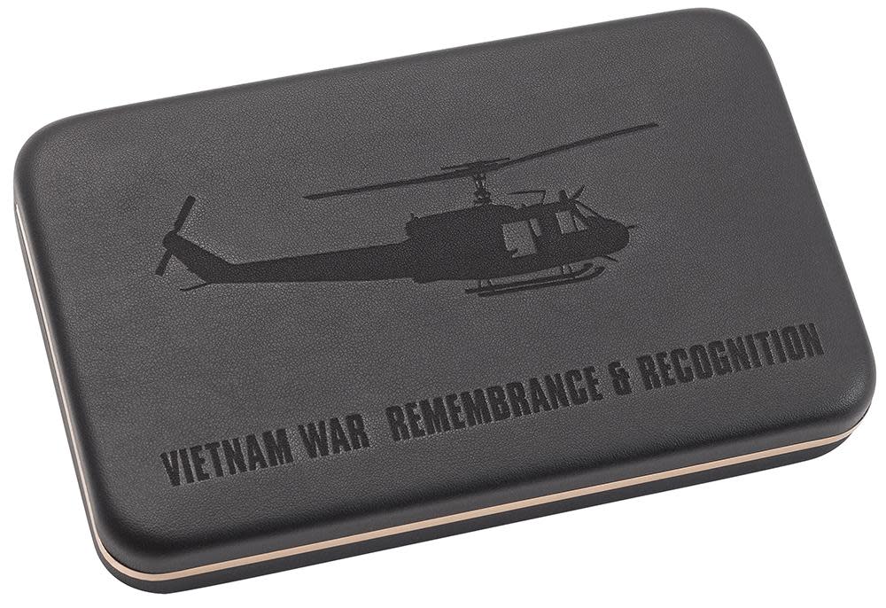Vietnam War Gift Set Smooth Natural Bone with Green, Yellow and Red Color Wash Trapper in Jewel Box 7 Vietnam War Gift Set Smooth Natural Bone with Green, Yellow and Red Color Wash Trapper in Jewel Box